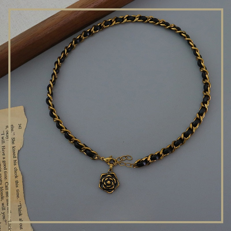 Collar colgante de hilo de cuero de alta gama