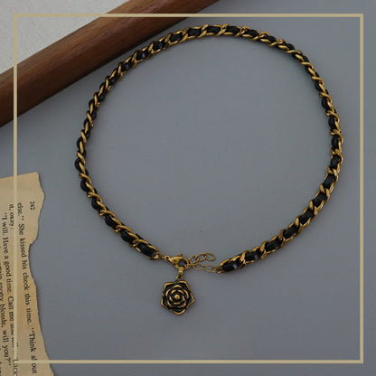 Collar colgante de hilo de cuero de alta gama