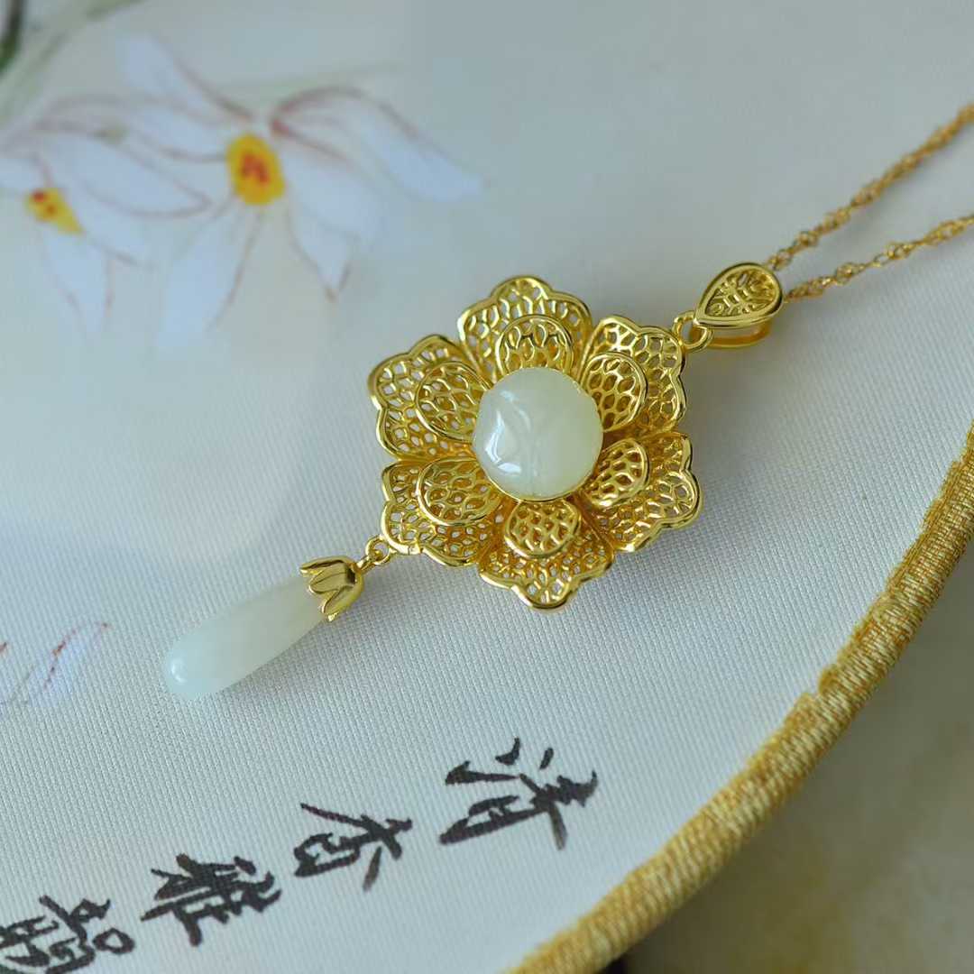 925 Silver Inlaid Hetian Nephrite "Blossoming Flowers & Prosperity" Pendant