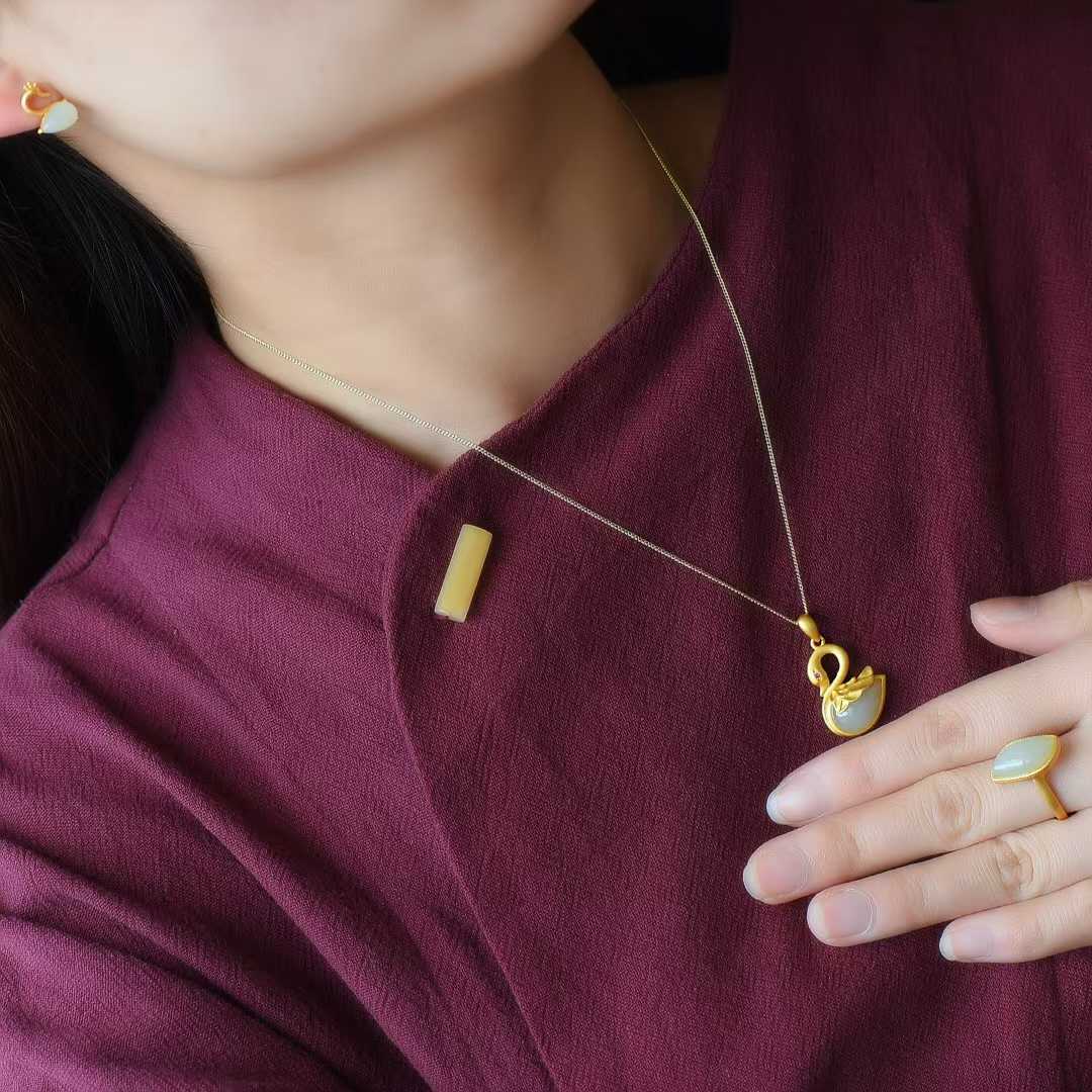 925 Silver Inlaid Nephrite Swan Jewelry Set