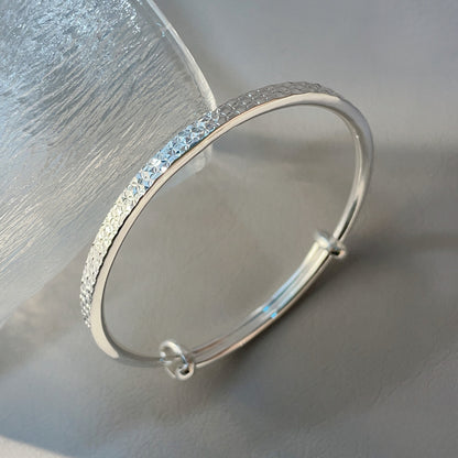 Pulsera de plata de ley con diseño de triángulos chinoiserie