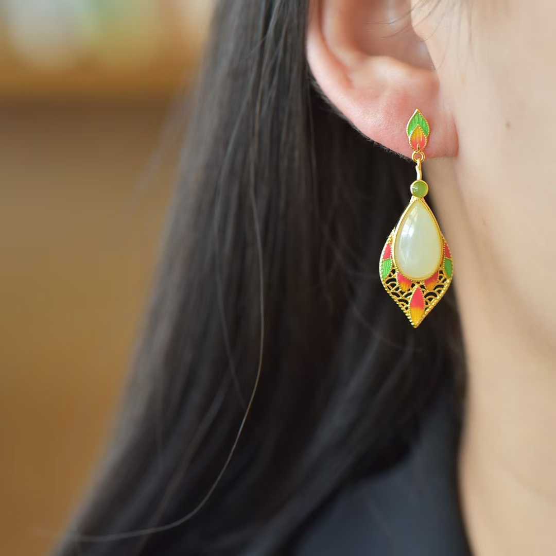 925 Silver Inlaid Nephrite "Graceful Lady by Autumn Waters" Teardrop Stud Earrings