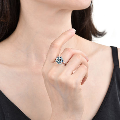 Anillo abierto de circonita de seis garras con diseño sencillo de alta gama