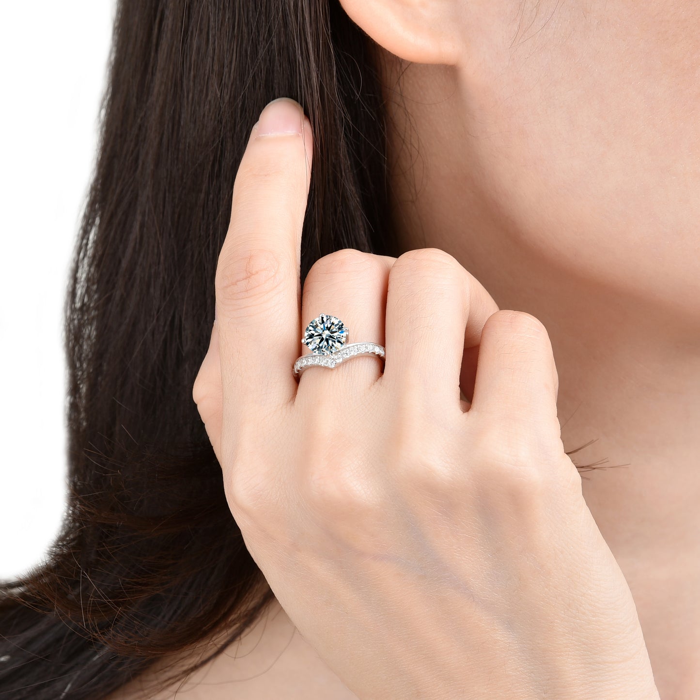 Anillo de corona de princesa que simboliza el estatus noble.