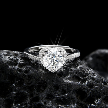 Anillo elegante de circonita cúbica con forma de corazón