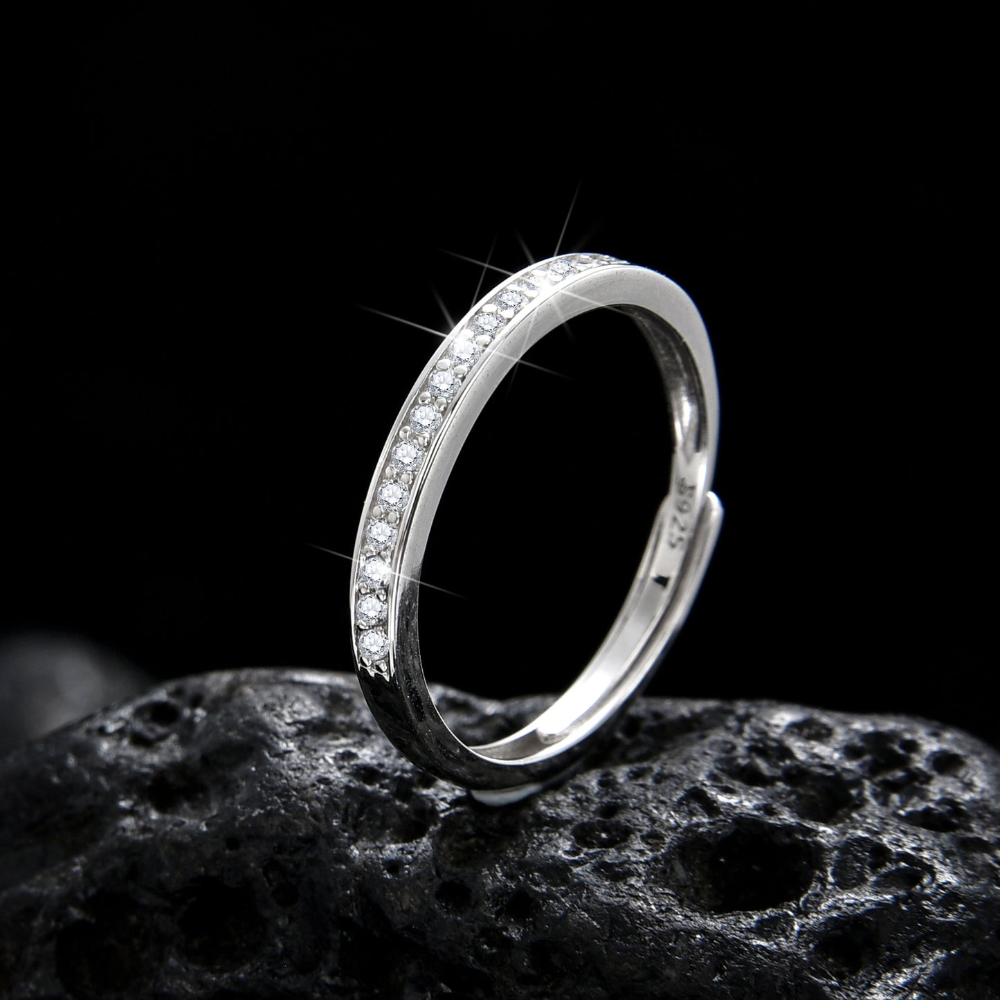 Anillo de circonita de un solo bucle de alta gama simple