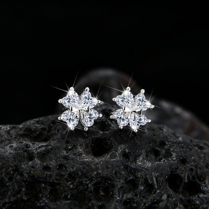Pendientes de circonita cúbica con trébol de cuatro hojas, nobles y elegantes.