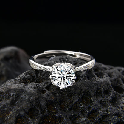 Anillo de circonita simple brillante de media pared