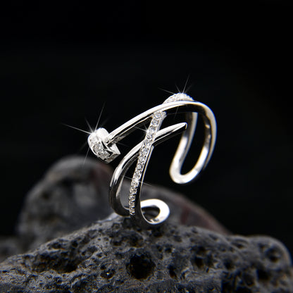 Anillo de diseño irregular de moda con circonita cúbica