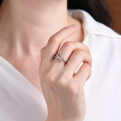 Anillo de diseño irregular de moda con circonita cúbica