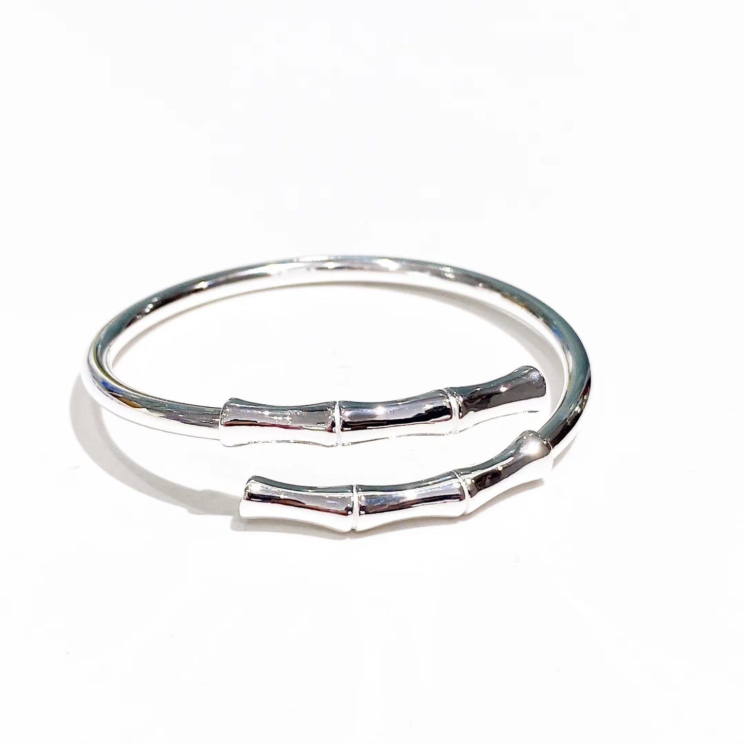Pulsera de plata con destellos de bambú y arena