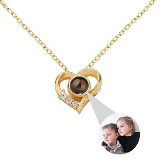 Collar de corazón con proyección de fotos