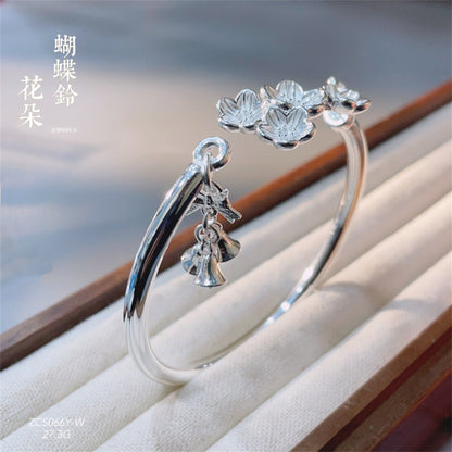 Pulsera abierta de plata de ley con campana de mariposa y estampado chinoiserie