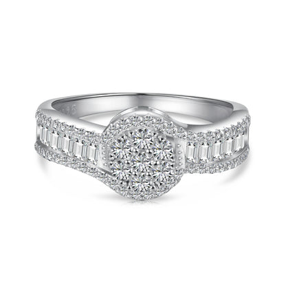 Anillo de diamantes brillantes de alta gama y de moda.