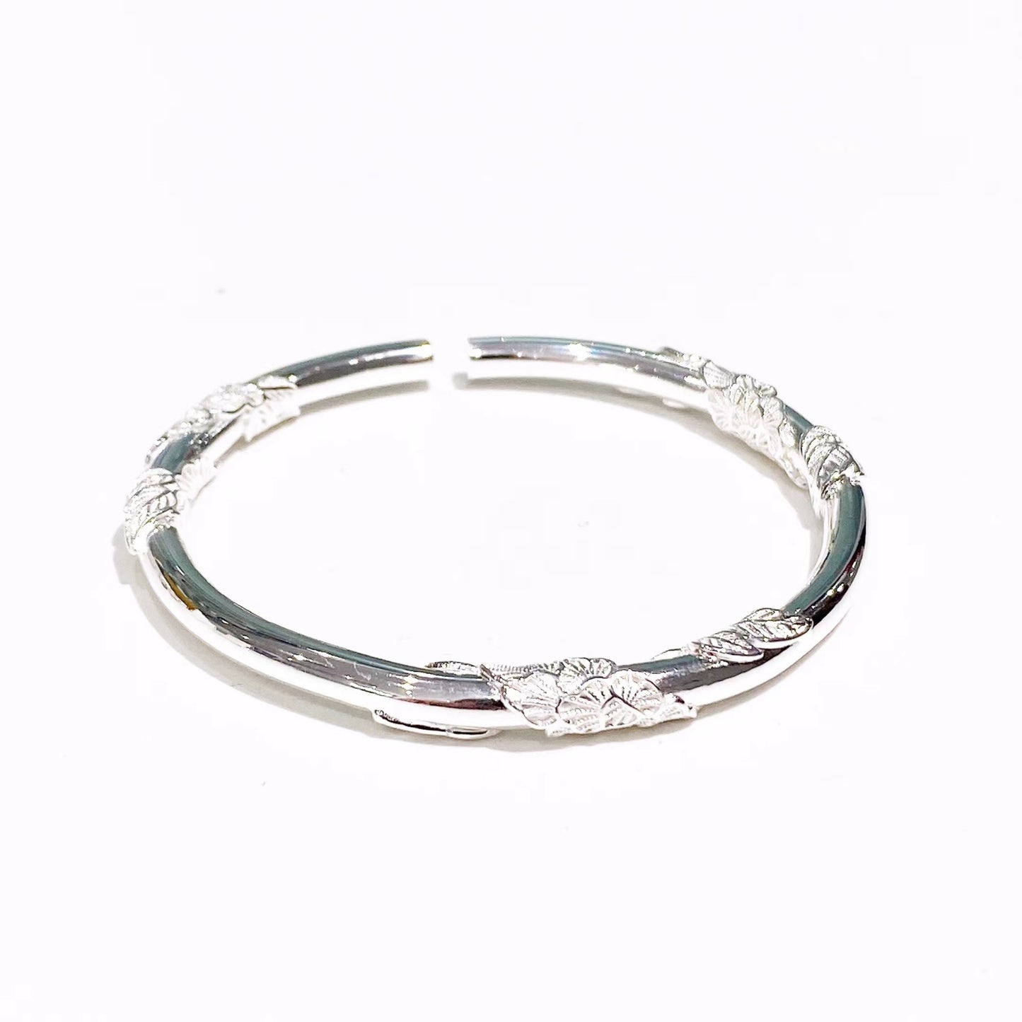 Pulsera de plata de ley con flores de moda