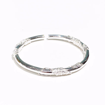 Pulsera de plata de ley con flores de moda