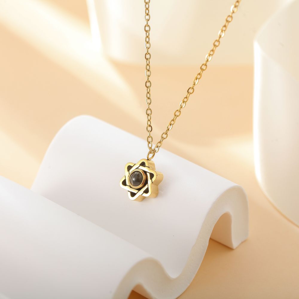 Photo projection six-pointed star necklace