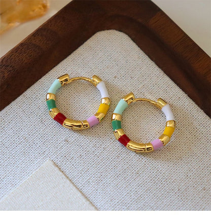 Pendientes de esmalte con goteo de aceite colorido y personalidad retro