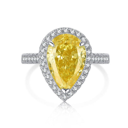 Anillo clásico de circonita con diamante de alto carbono y corte de flor de hielo brillante y noble