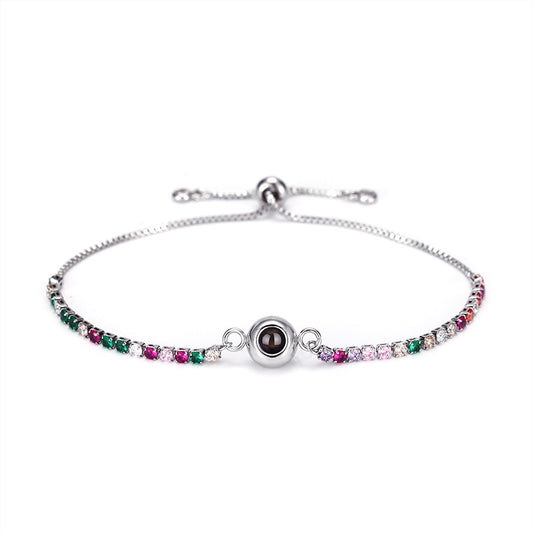 Pulsera de moissanita coloreada con proyección fotográfica