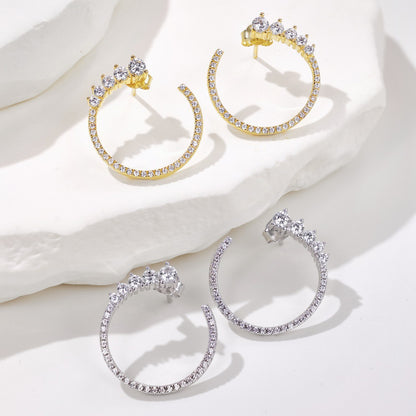 Pendientes de circonitas micropavimentadas con diseño de aro de moda
