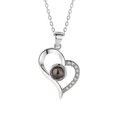 Collar con colgante de corazón con proyección de fotos