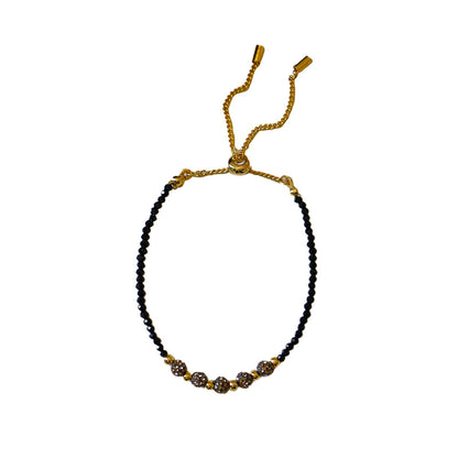 Pulsera de cuentas de gypsophila con incrustaciones de circonitas