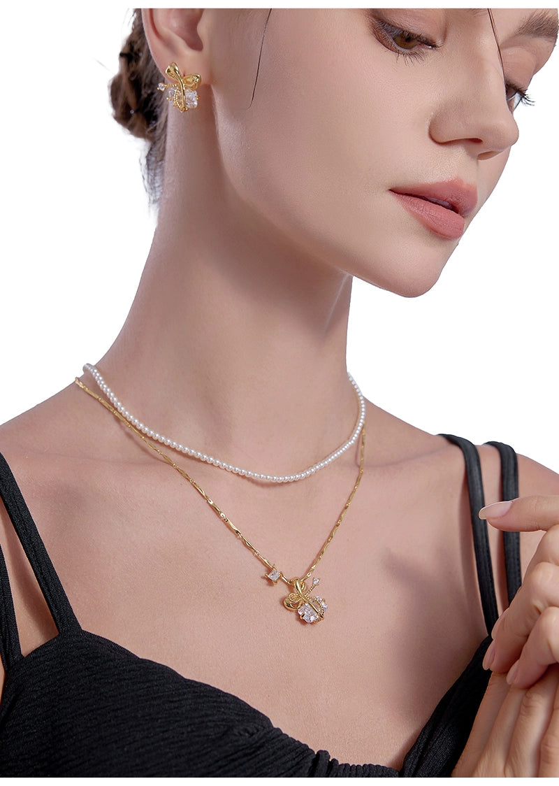 Bow tie necklace