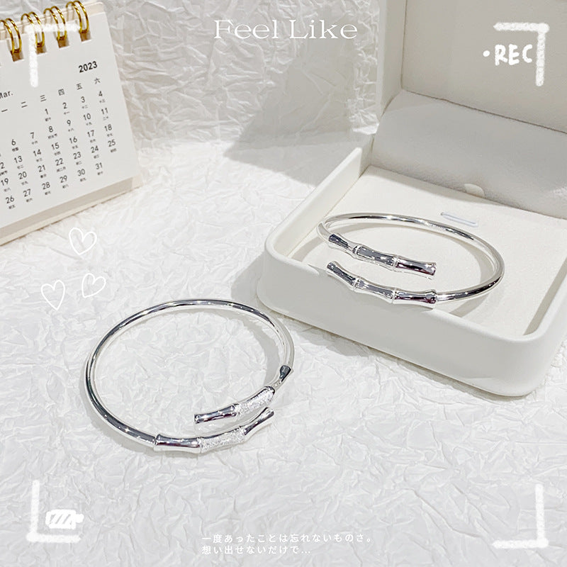 Pulsera de plata con destellos de bambú y arena