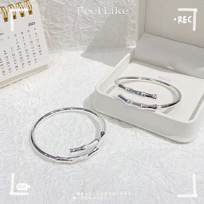Pulsera de plata con destellos de bambú y arena