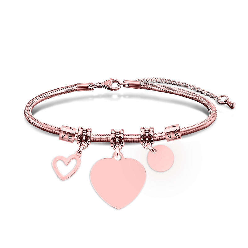 Pulsera con colgante de marca grabado con láser