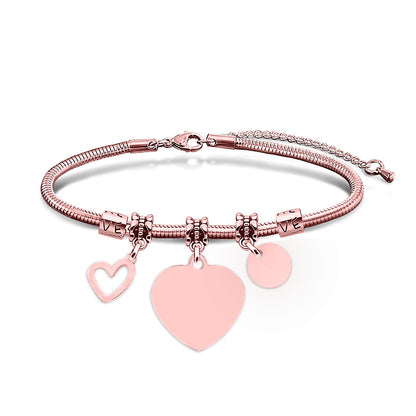 Pulsera con colgante de marca grabado con láser