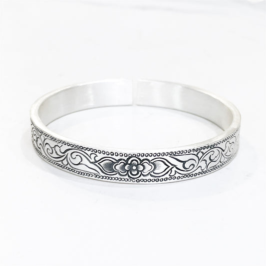 Pulsera de plata de ley con estampado étnico