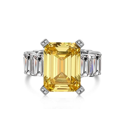 Anillo clásico de circonita con diamante de alto carbono y corte de flor de hielo brillante y noble
