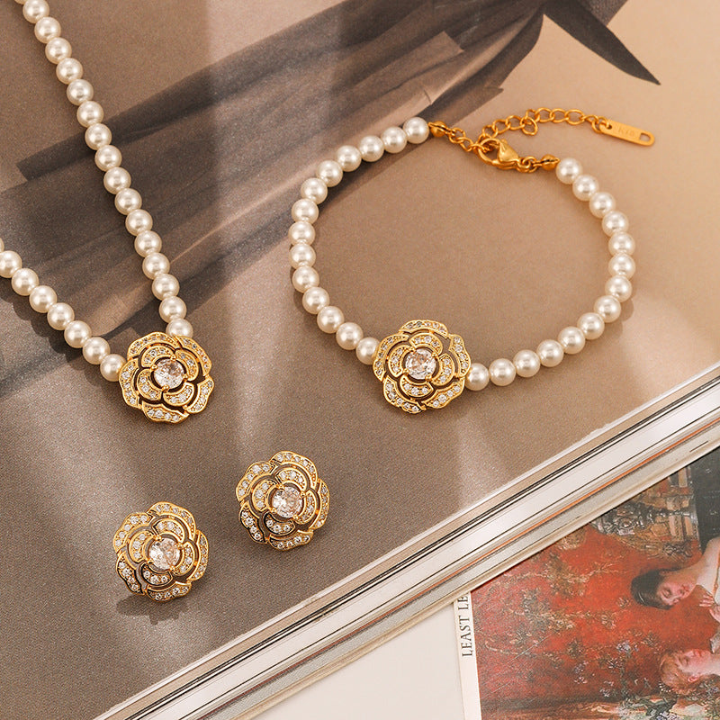 Collar de perlas con flores retro personalizado de alta gama 