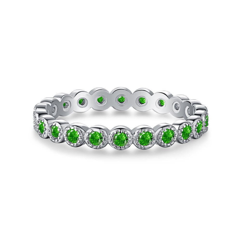 Anillo retro de esmeralda con circonita de alta gama