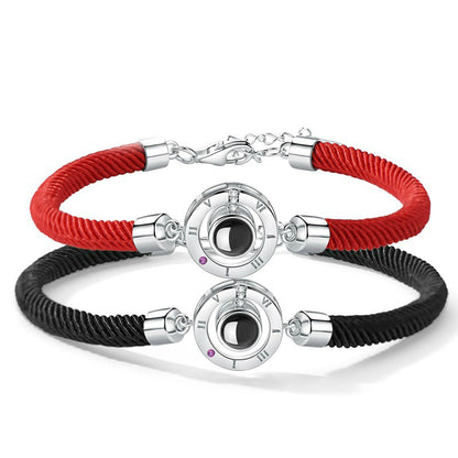 Pulsera circular trenzada con proyección de fotos