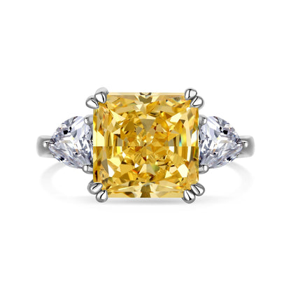 Anillo clásico de circonita con diamante de alto carbono y corte de flor de hielo brillante y noble