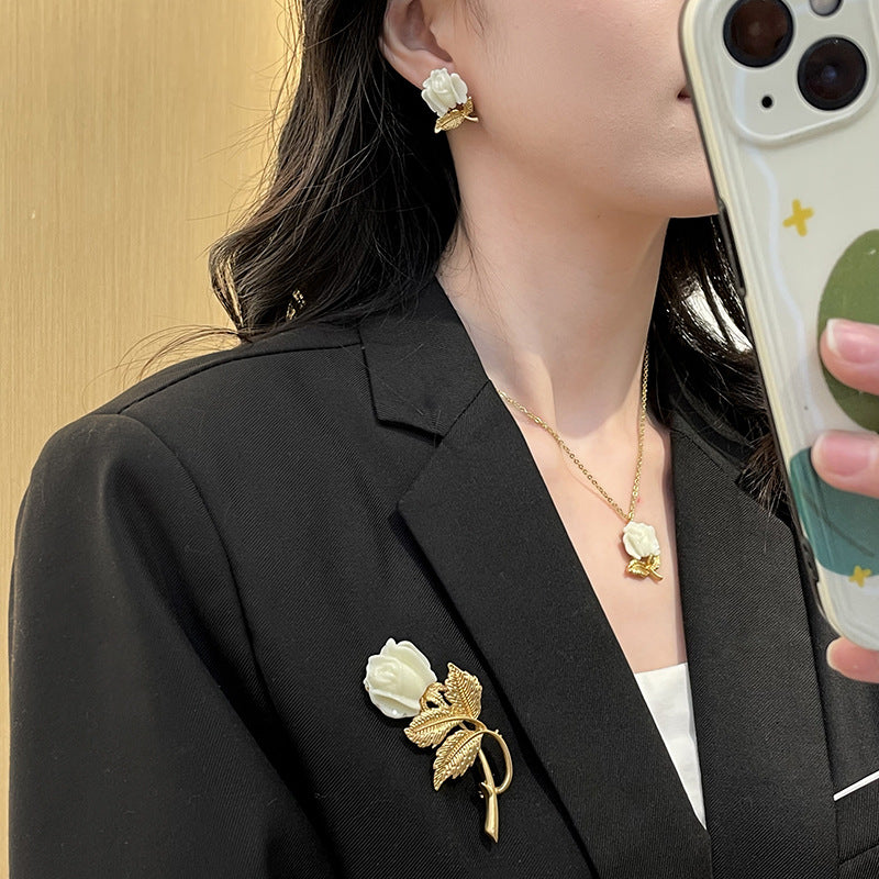 Elegant tulip flower silver needle earrings ladies necklace
