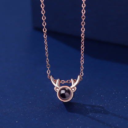 Collar de asta de alce con proyección fotográfica 