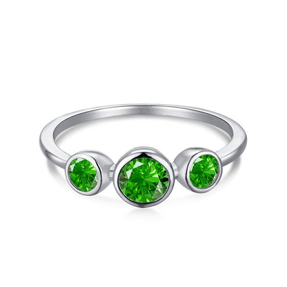 Anillo retro de esmeralda con circonita de alta gama