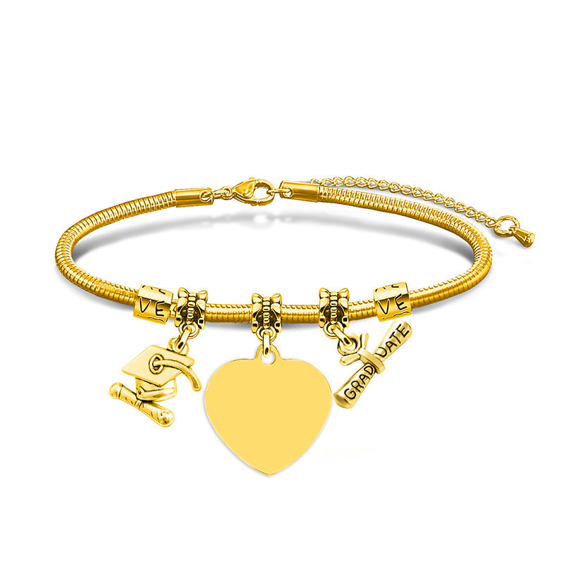 Pulsera con colgante de marca grabado con láser