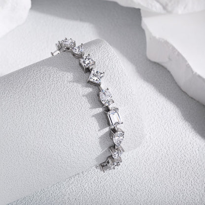 Pulsera elegante de alta gama con circonitas y diamantes en plata de ley.