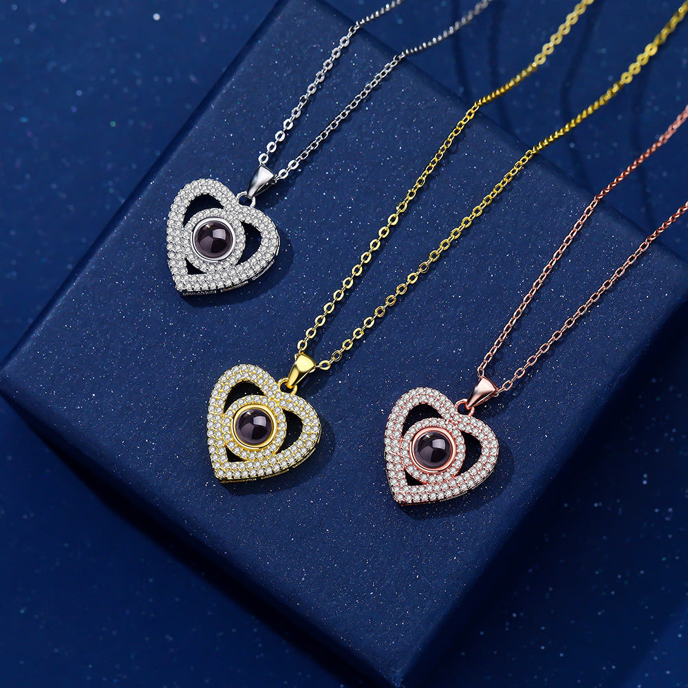 Collar con colgante de corazón con proyección de fotos