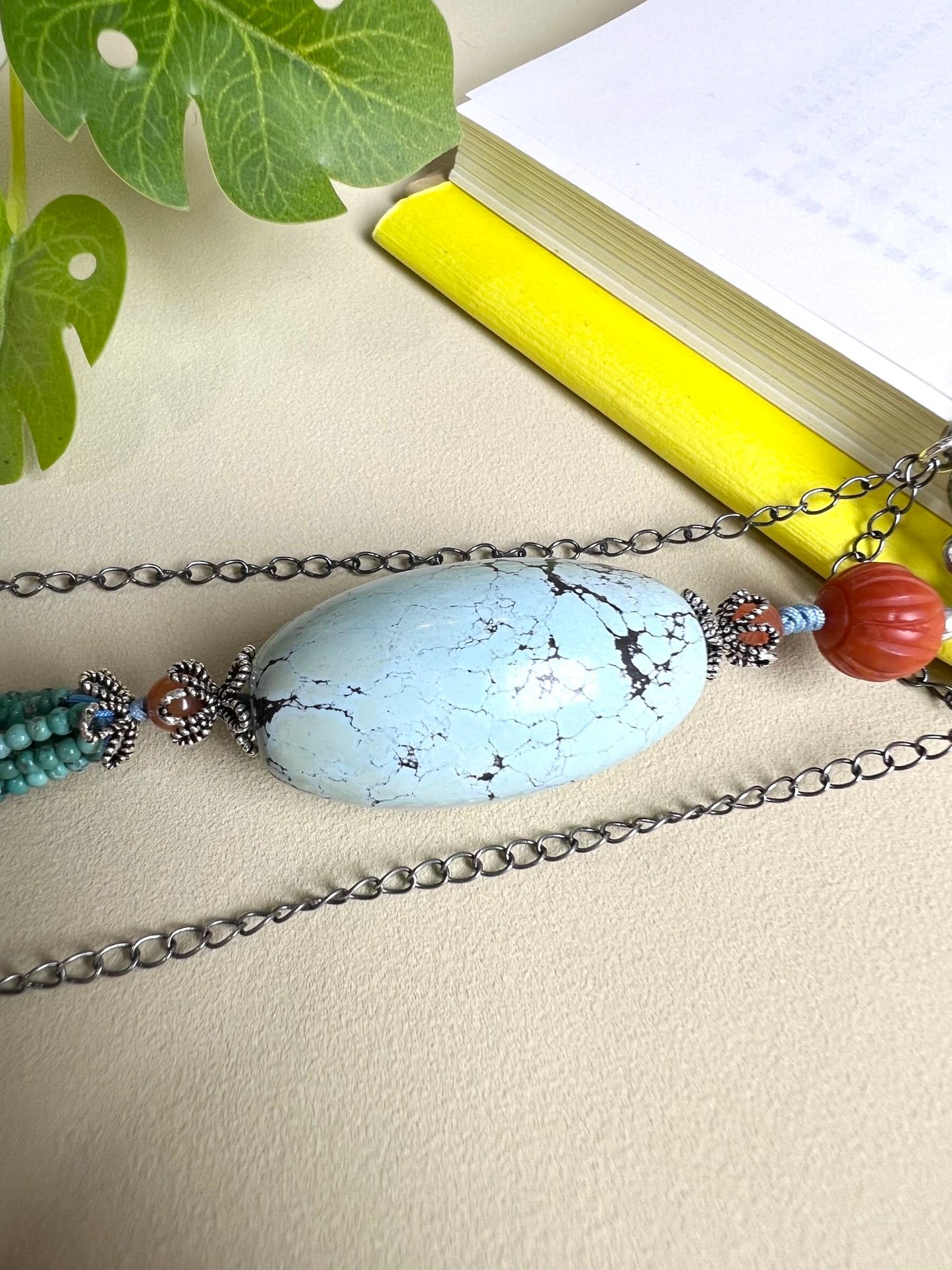 Collar de suéter con cuentas de barril turquesa de moda