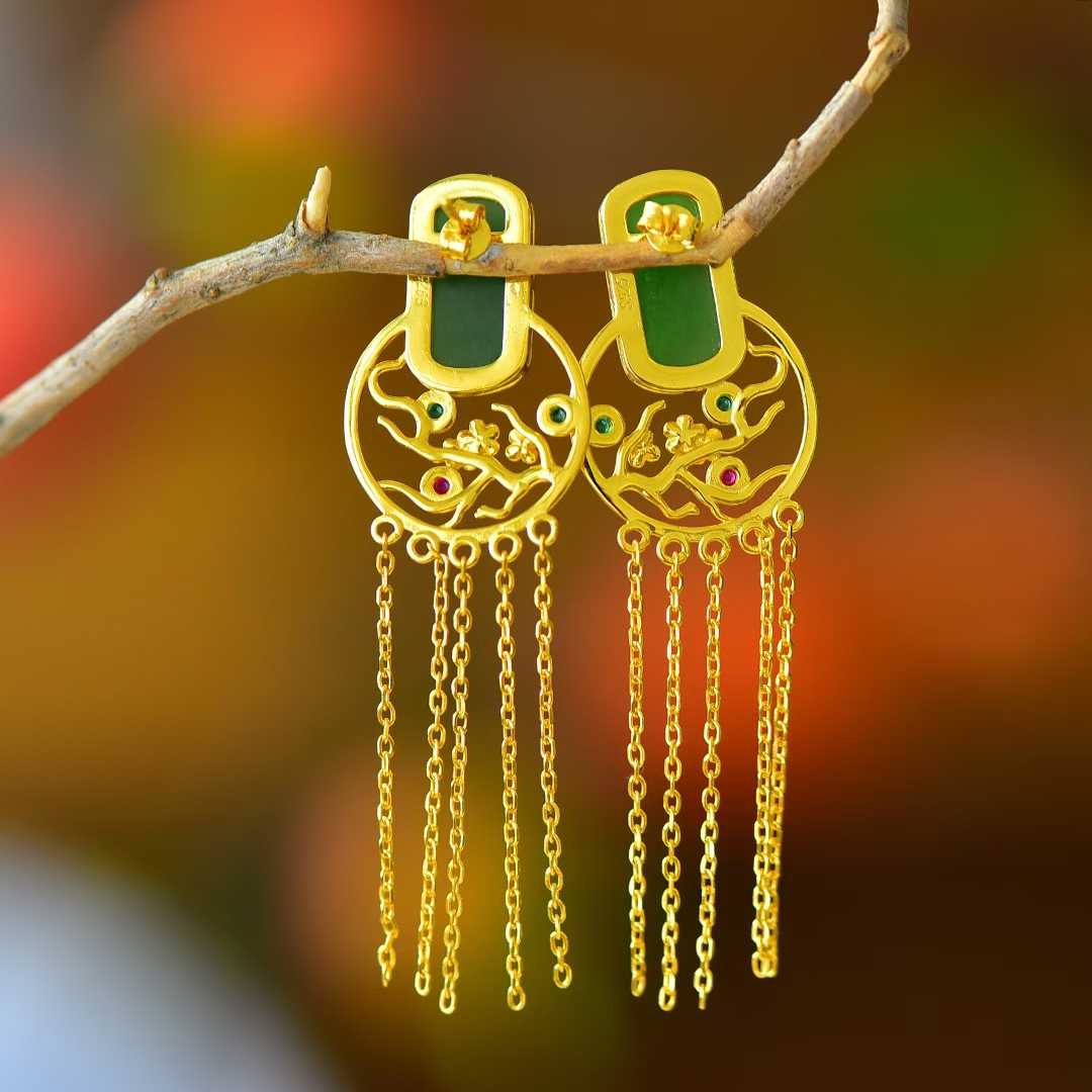 Traditional saddle shape with tassel design - Hetian jade earrings
