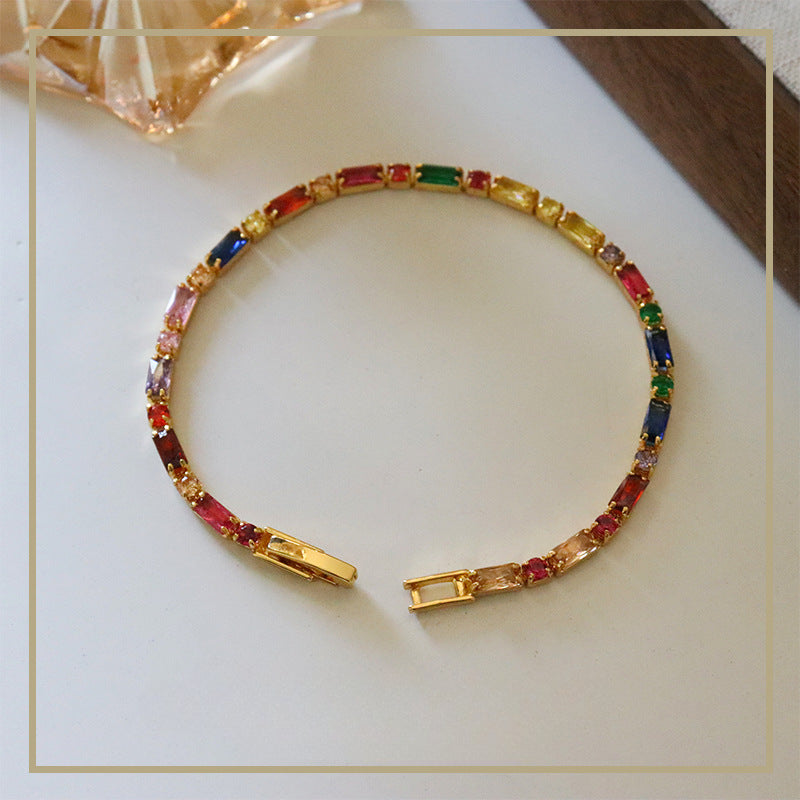 Pulsera de circonitas coloridas con personalidad retro sencilla