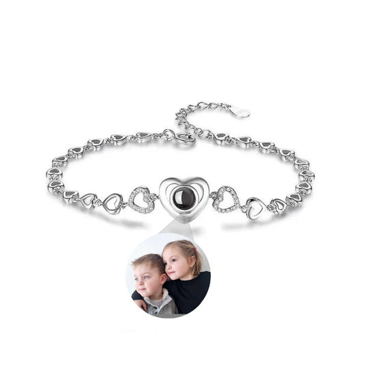 Heart-shaped photo projection bracelet