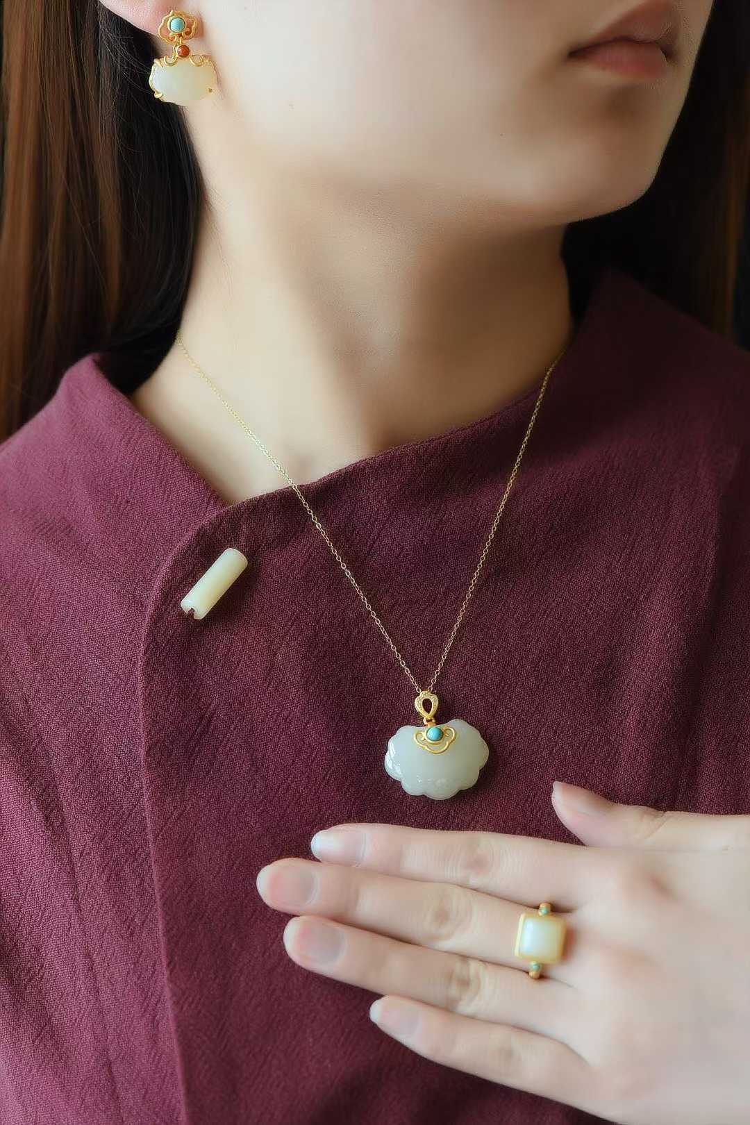 925 Silver Inlaid Hetian Jade Ruyi Lock Set