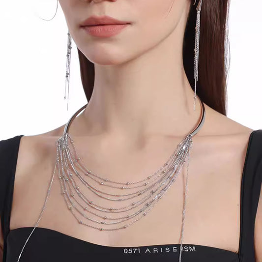 Collar con borlas de brisa ligera 